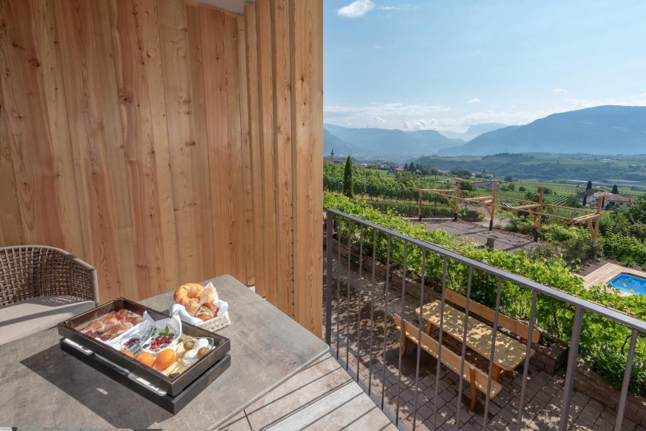 Villa Montis Exclusive Holiday Apartments In Eppan With Spectacular Views Of Dolomites And Bolzano Area 아피아노 술라 스트라다 델 비노 외부 사진