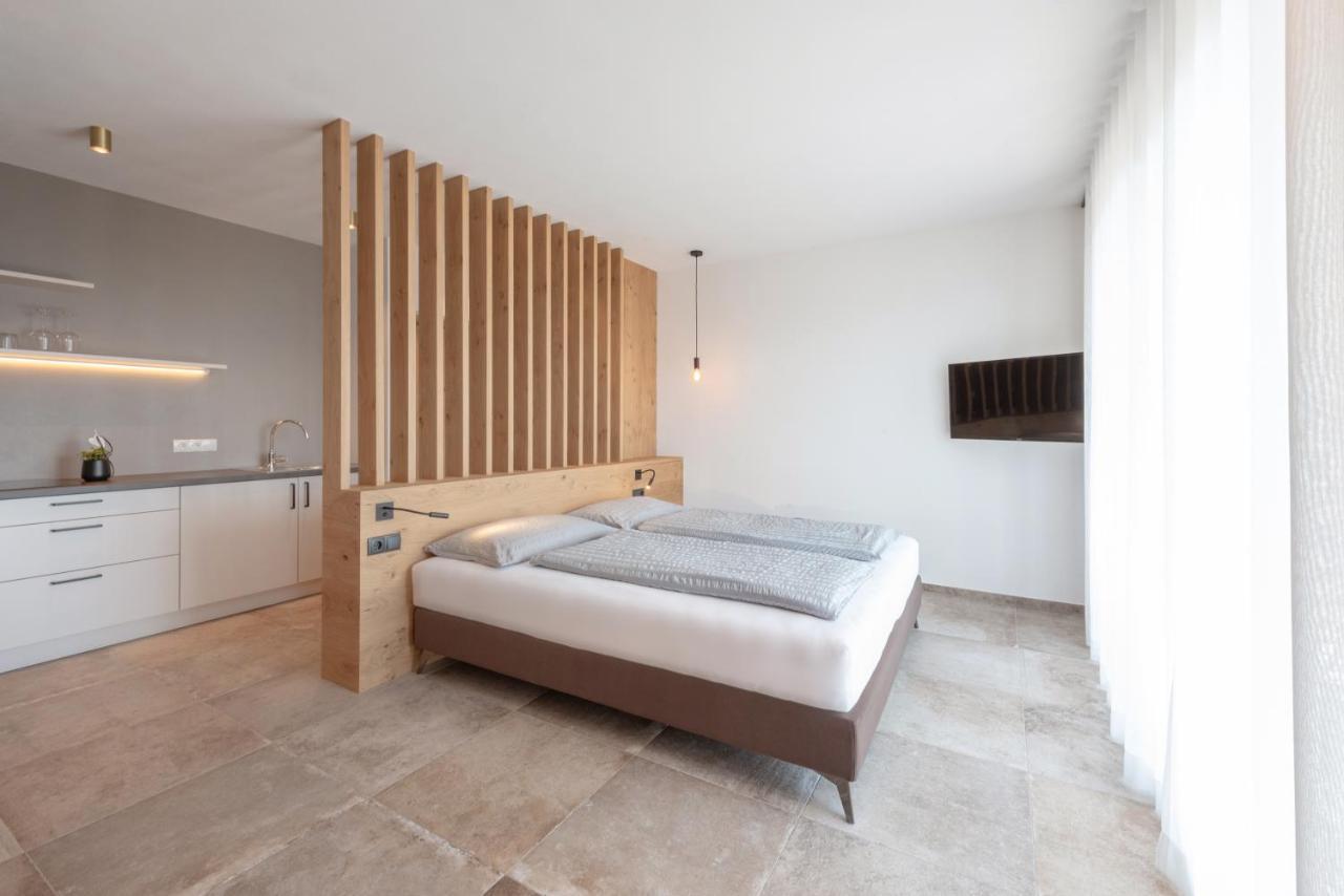 Villa Montis Exclusive Holiday Apartments In Eppan With Spectacular Views Of Dolomites And Bolzano Area 아피아노 술라 스트라다 델 비노 외부 사진